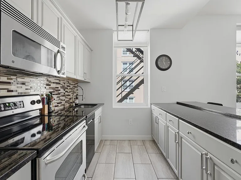 818 Jefferson St #3C — Photo 7