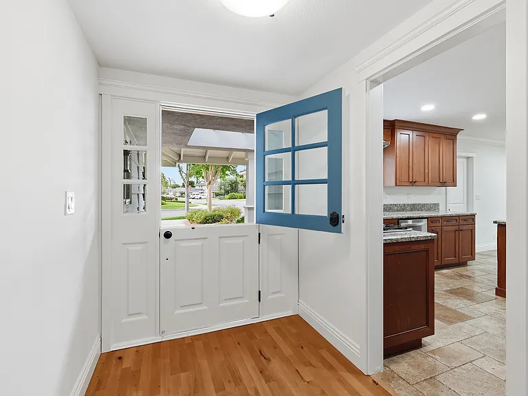 1970 Pelican Pl — Photo 4