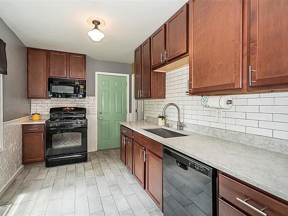 5th image of 12122 Wakefield Pl