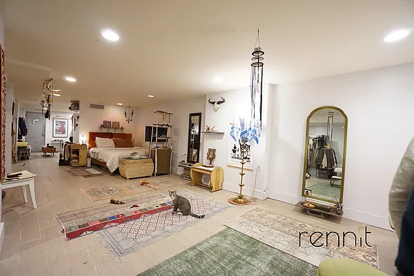 Rented by Rennit Inc. | media 7