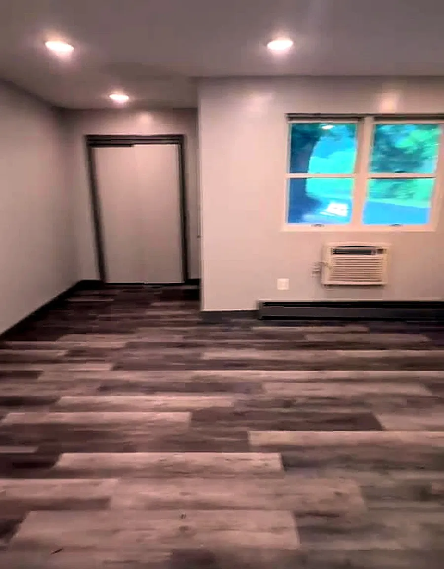 2 bed, 850 sqft, $2,100 — Photo 1