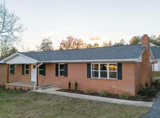 685 Willow Lake Cir, Guntersville, AL 35976