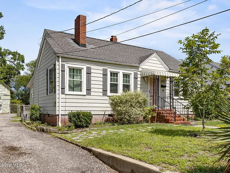 2137 Jackson St — Photo 3