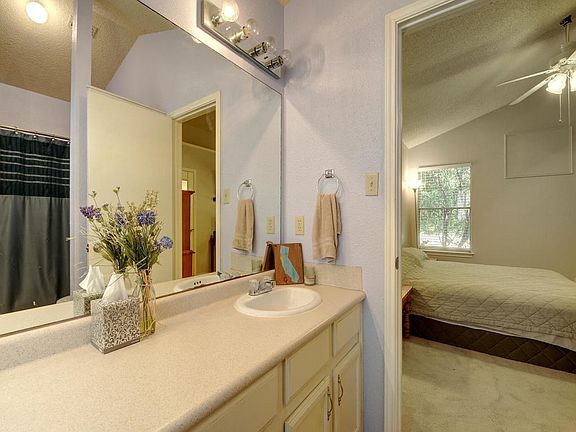 4th image of 1520 Ashwood Ct