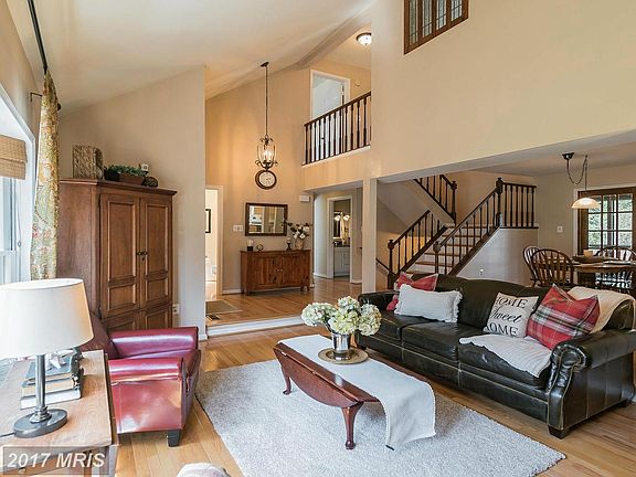 4th image of 3531 Valeview Dr