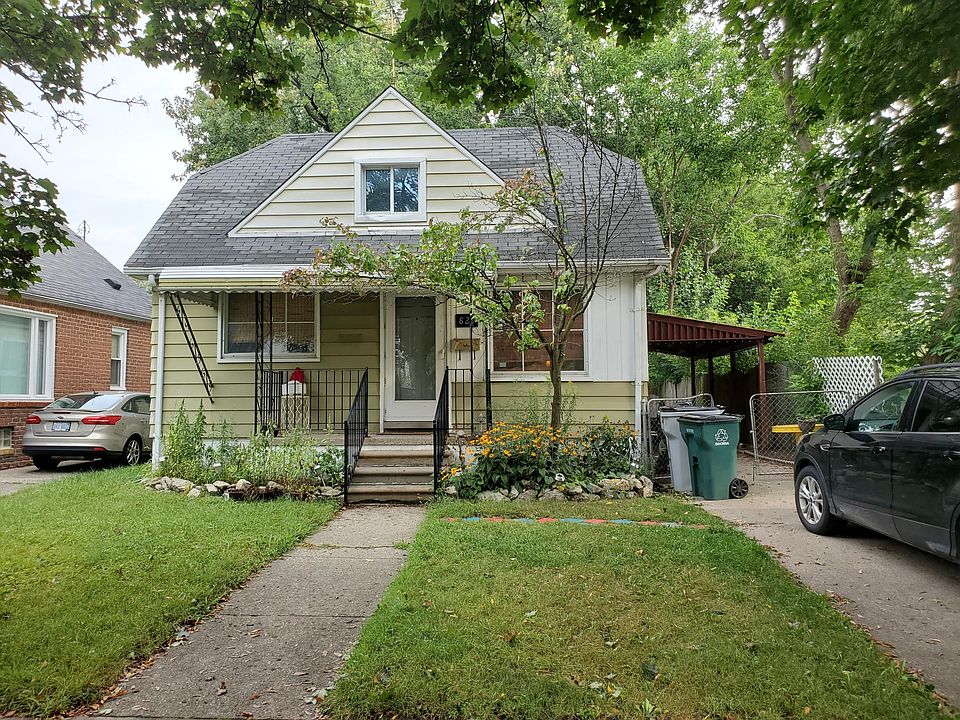 1st image of 829 E Bernhard Ave