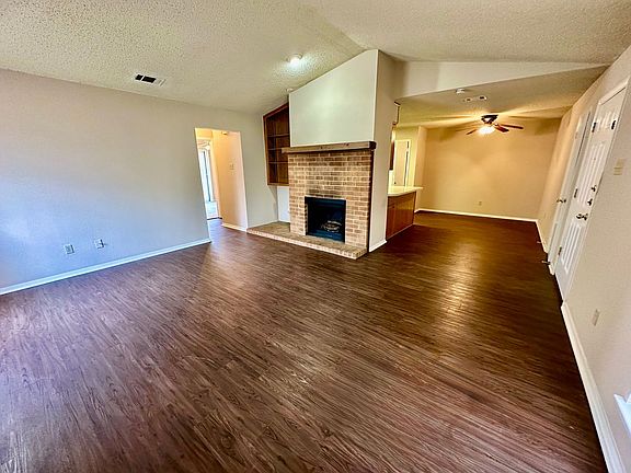3rd image of 100-102 El Dorado Dr #100