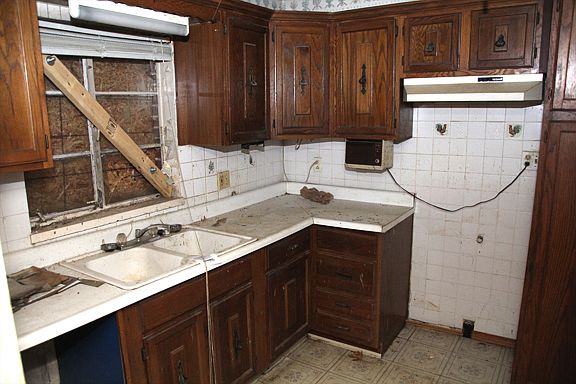 5th image of 315 W Main St