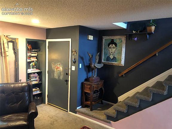 3rd image of 2953 Mesa Rd APT B