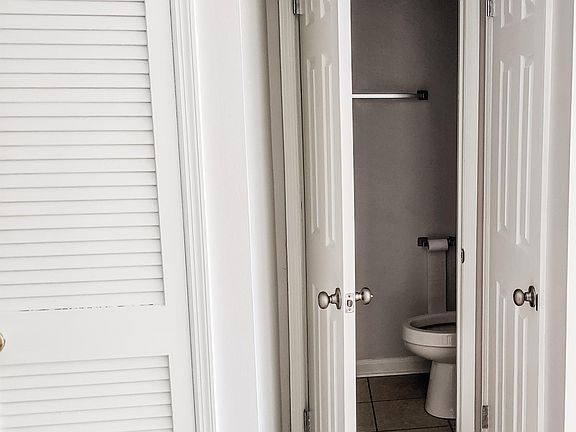 4th image of 3736 Rockbrook Dr #1