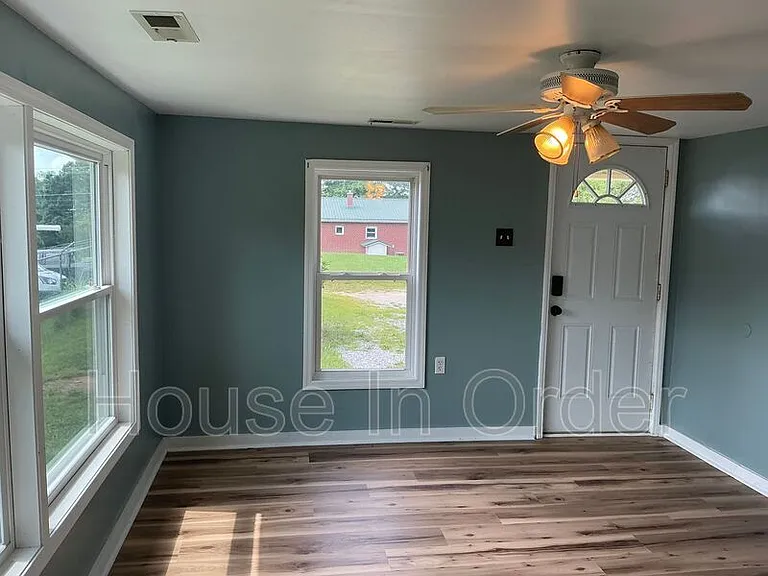 67 Madrid Ln — Photo 4