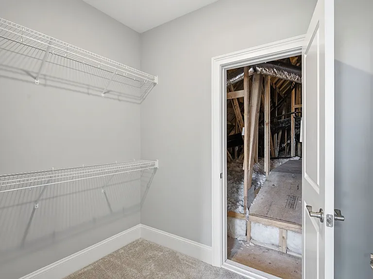 Walk-in closet for bonus room/ bedroom #4