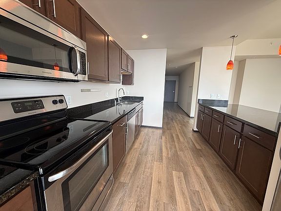 4th image of 822 E Washington Ave #825