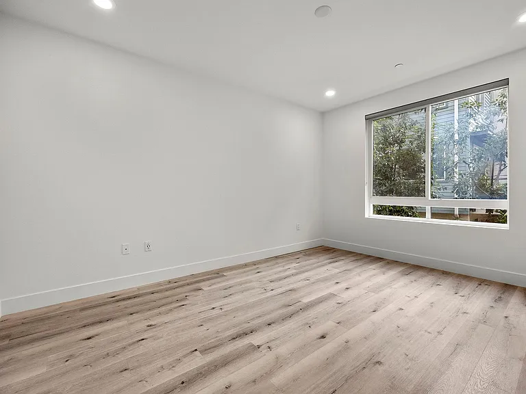 1210 Nolita — Photo 19