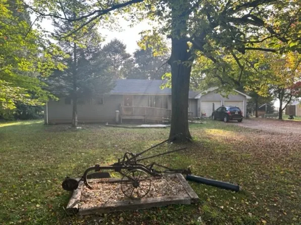 9482 N Saint Helen Rd, Saint Helen, MI 48656