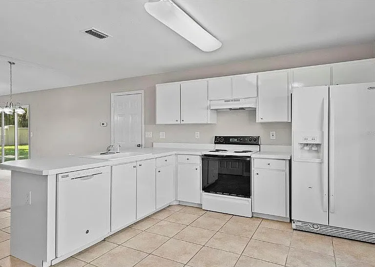 18 Spinnaker Cir — Photo 5