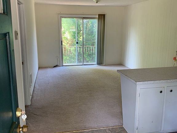 2nd image of 134 Cochran Rd APT 1