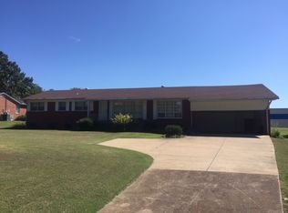 1060 Rushmeade Rd, Jackson, TN 38305