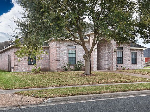 3rd image of 3114 Paris Dr