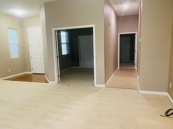 4th image of 1627 Goldpoppy St