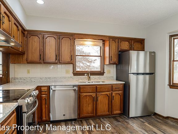 3rd image of 8358 N Allenton Dr