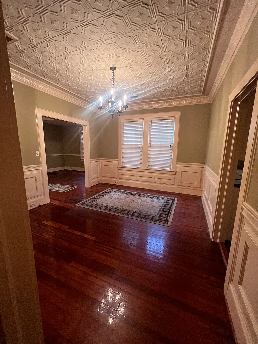 Building Photo - 3119 Rosewood Dr