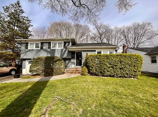 73 Russell Rd, Garden City, NY 11530