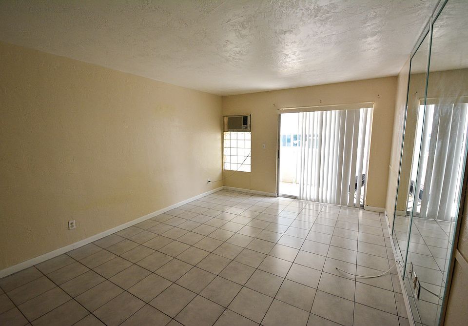 1st image of 505 NE 30th St APT 401