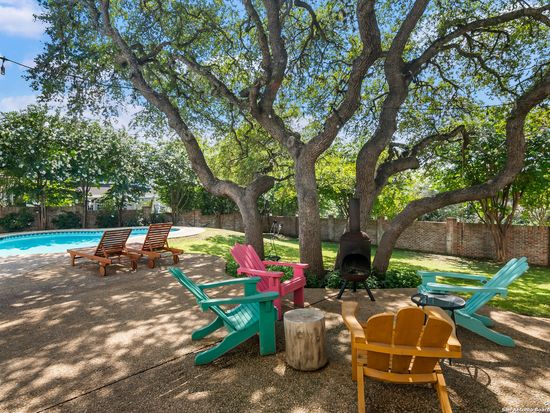 6 BISHOPS GRN, San Antonio, TX 78257