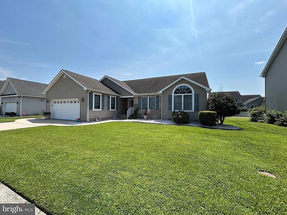 1st image of 312 Plantation Dr