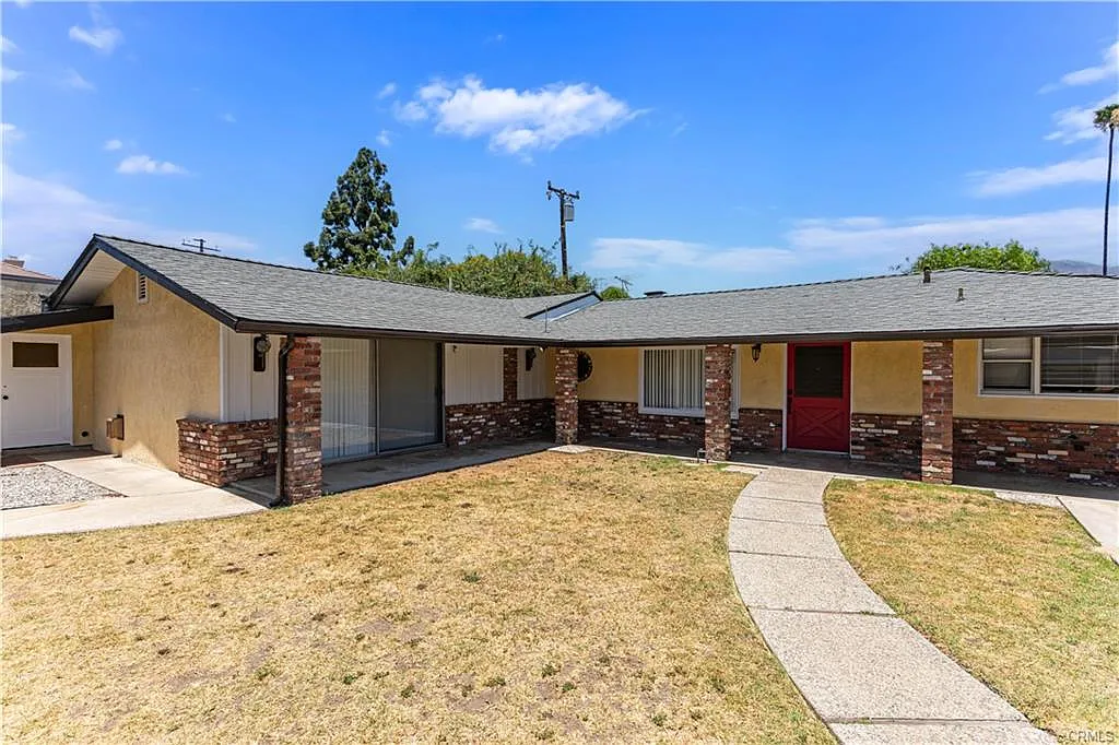3 bed, 2400 sqft, $3,950 — Photo 4