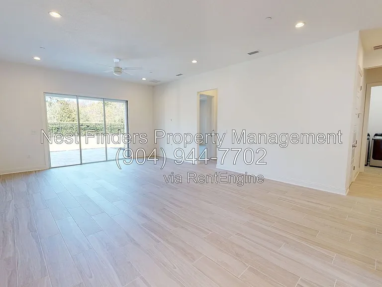 111 Carousel Dr — Photo 12