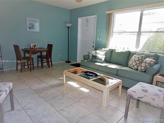 4th image of 3240 NE 16th St APT 3