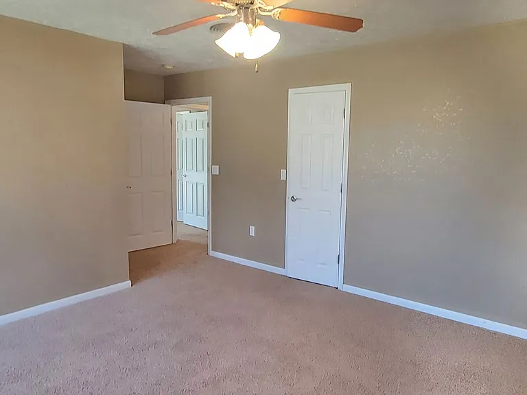 1515 S Abilene Ave — Photo 25