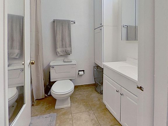5th image of 2632 N Mildred Ave #3