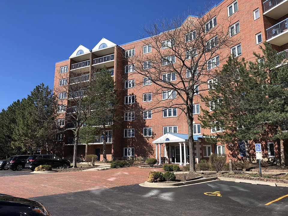 1st image of 6701 N Milwaukee Ave APT 507