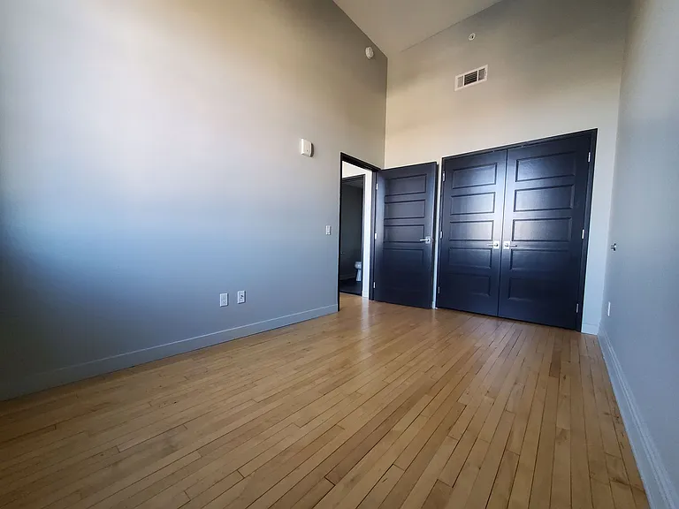 215 N Webster Ave — Photo 27