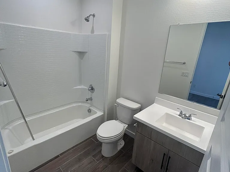 1626 E Evelyn St — Photo 6