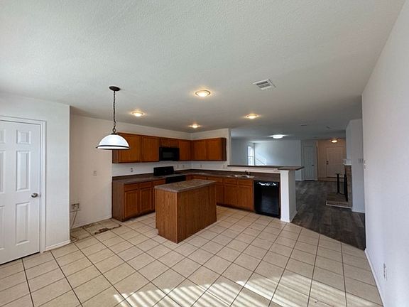 2nd image of 10665 Midway Dr