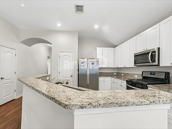 4th image of 30114 Saw Oaks Dr