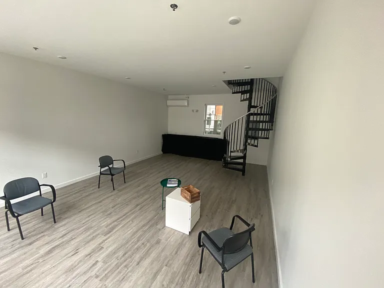 Studio House — Photo 73