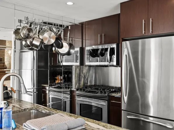 350 West 53rd Street image 11 of 33