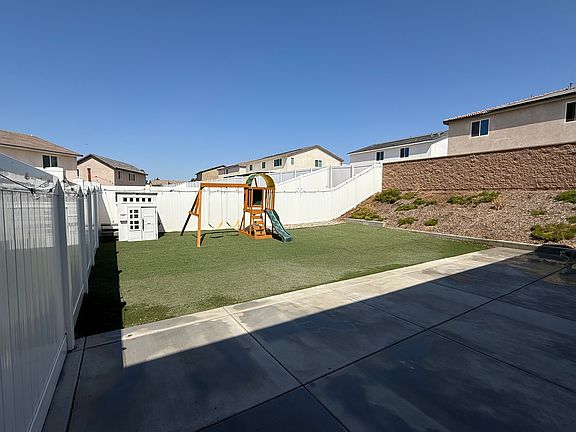 4th image of 25673 Branson Dr