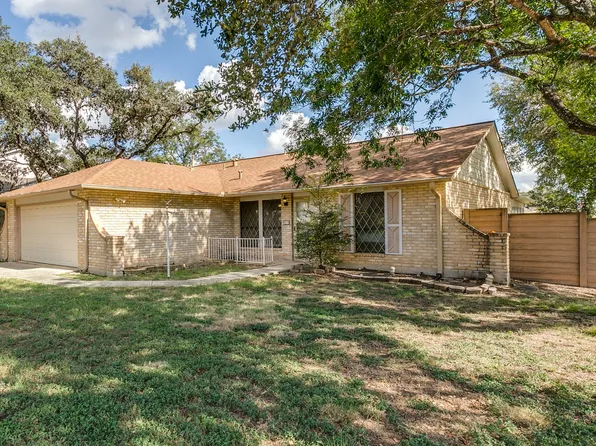9018 Woburn St, San Antonio, TX 78254
