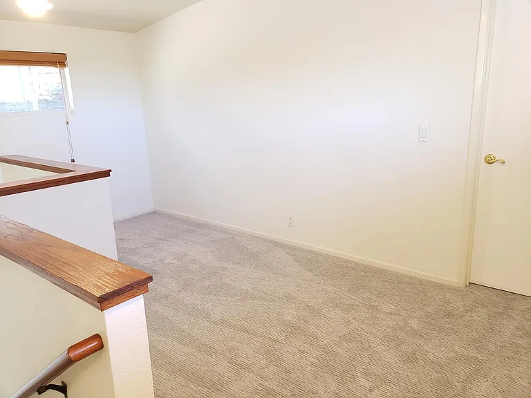 550 Hillcrest Way — Photo 13