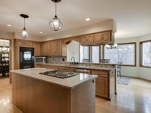 5th image of 5375 Pineview Ln N