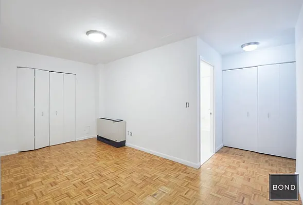 Rented by Bond New York | media 5