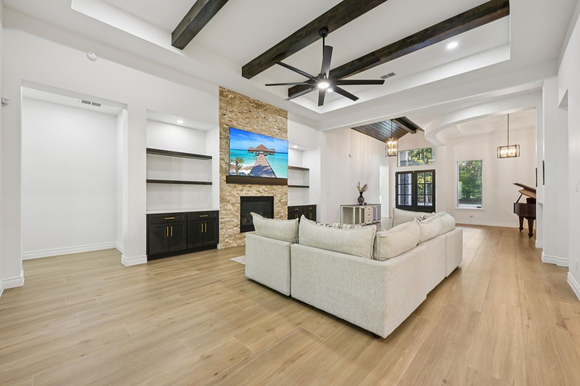 next background image