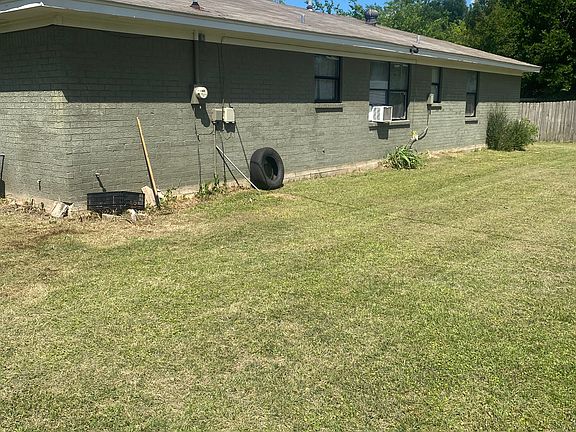 3rd image of 313 Renee St