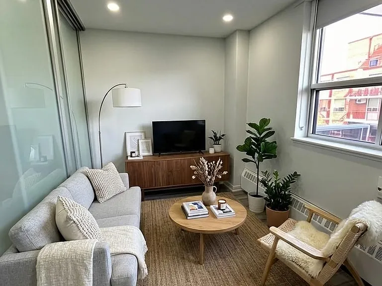 15 Walmer Rd #406 — Photo 3